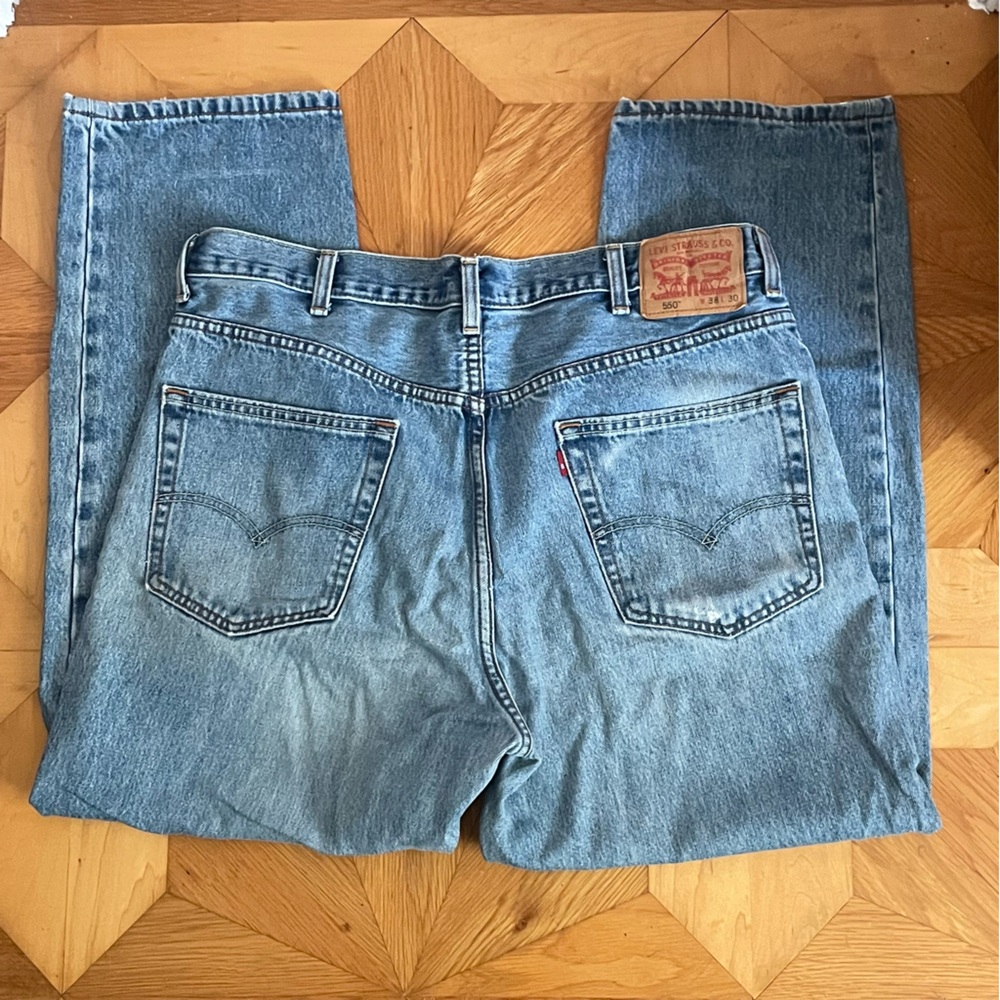 $10 SALE Levi’s 550 Light Medium Blue Denim Jeans Regular W38xL30 Distressed - Picture 3 of 8